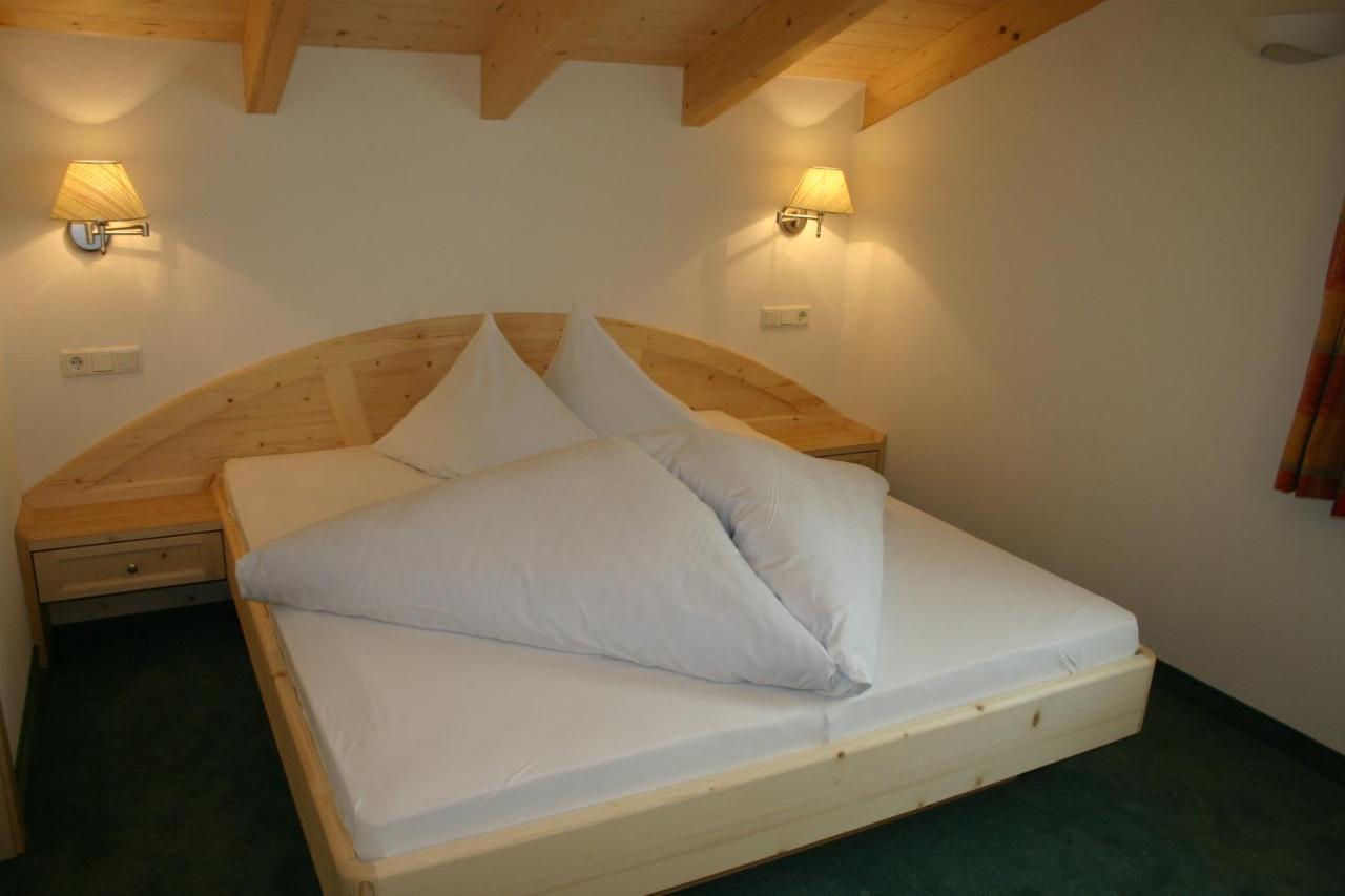 Hotel Theiner Graun im Vinschgau Exterior foto