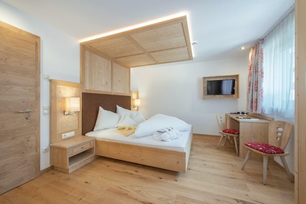 Hotel Theiner Graun im Vinschgau Exterior foto