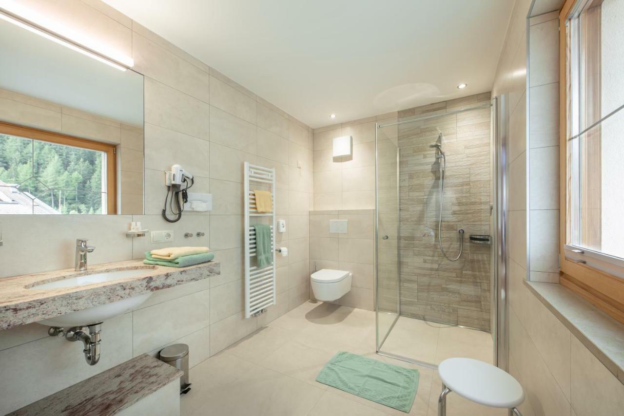Hotel Theiner Graun im Vinschgau Exterior foto