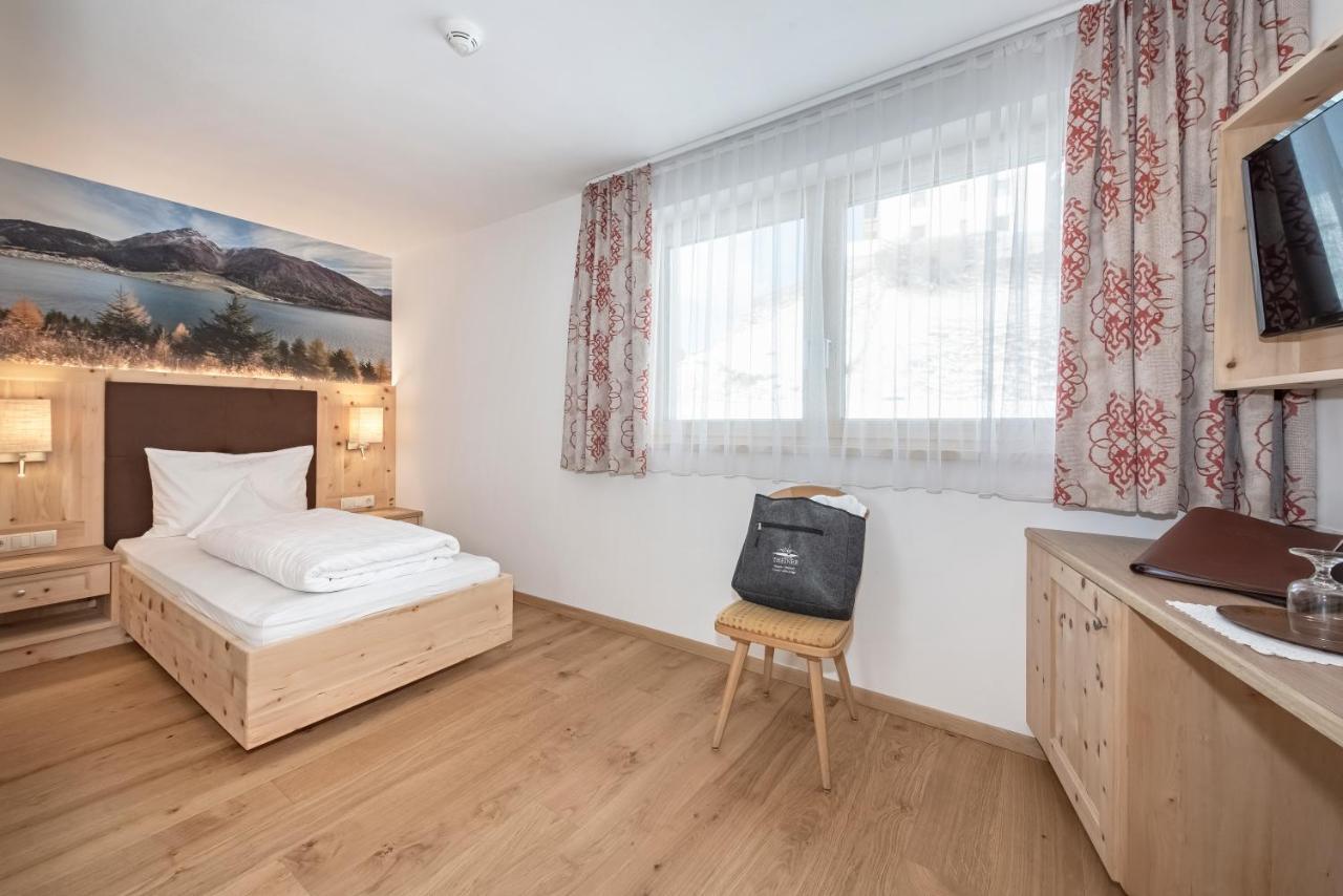 Hotel Theiner Graun im Vinschgau Exterior foto